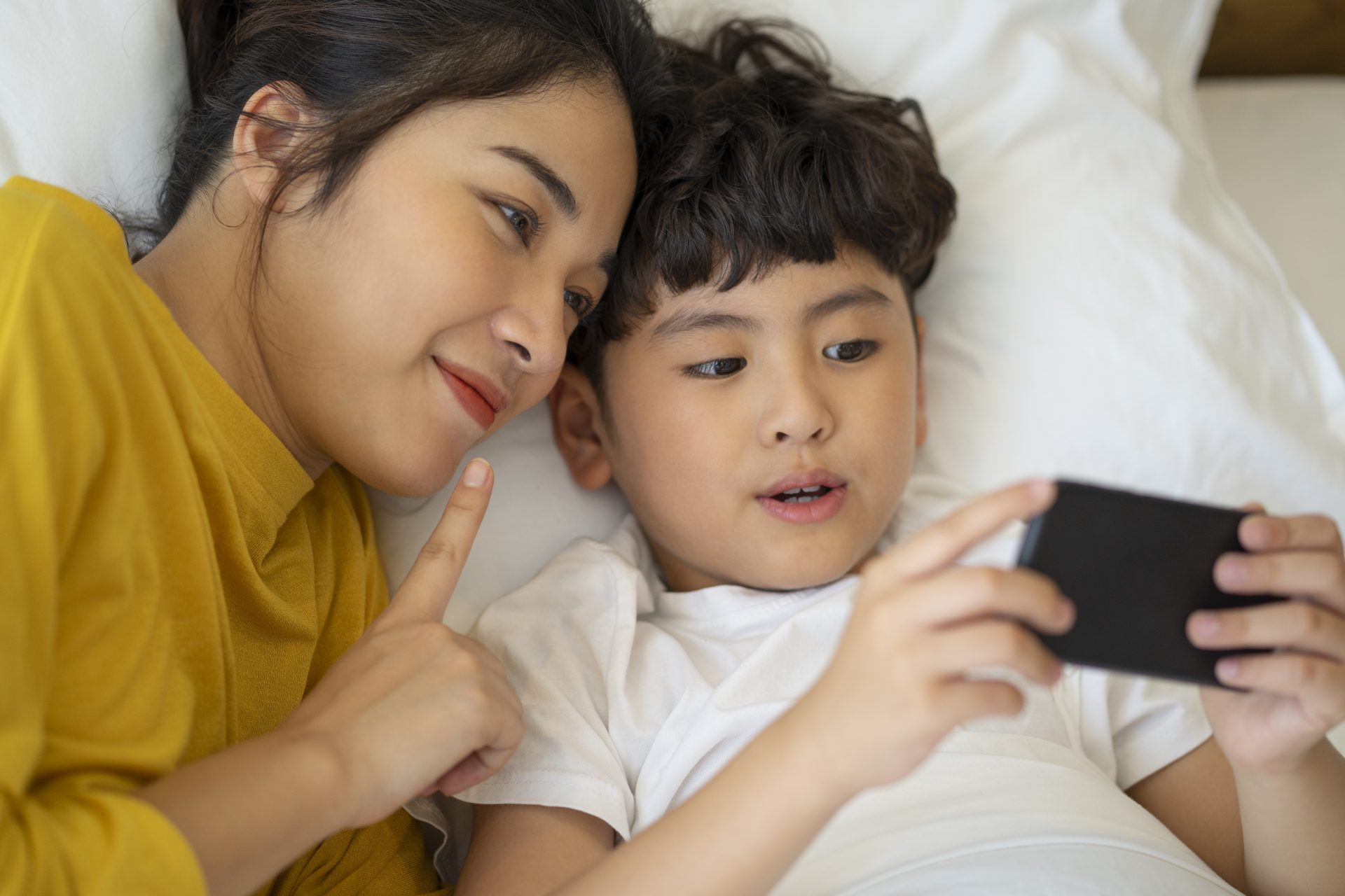 Concept bé trai lịch lãm thêm phần lãng mạn cho bộ ảnh