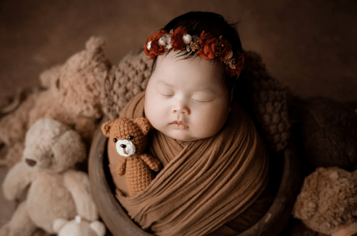 Concept Brown Baby tôn vinh vẻ đẹp thuần khiết của trẻ sơ sinh.