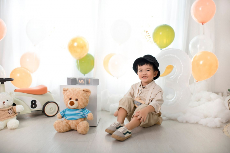 Concept nghệ sĩ nhỏ thân thành một họa sĩ nhí tự do sáng tạo