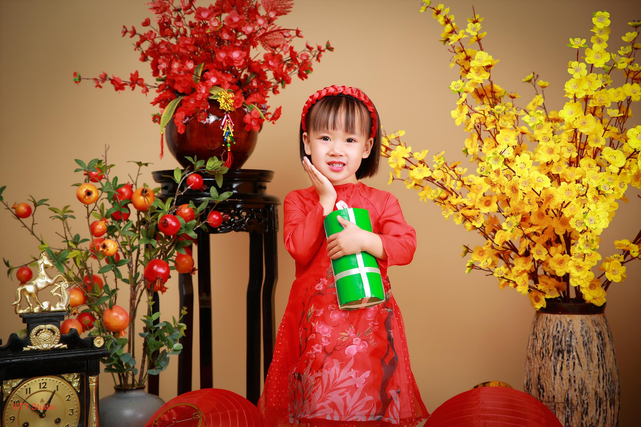 Gợi ý 5 kiểu chụp ảnh áo dài cho bé đẹp lung linh trong ngày Tết 