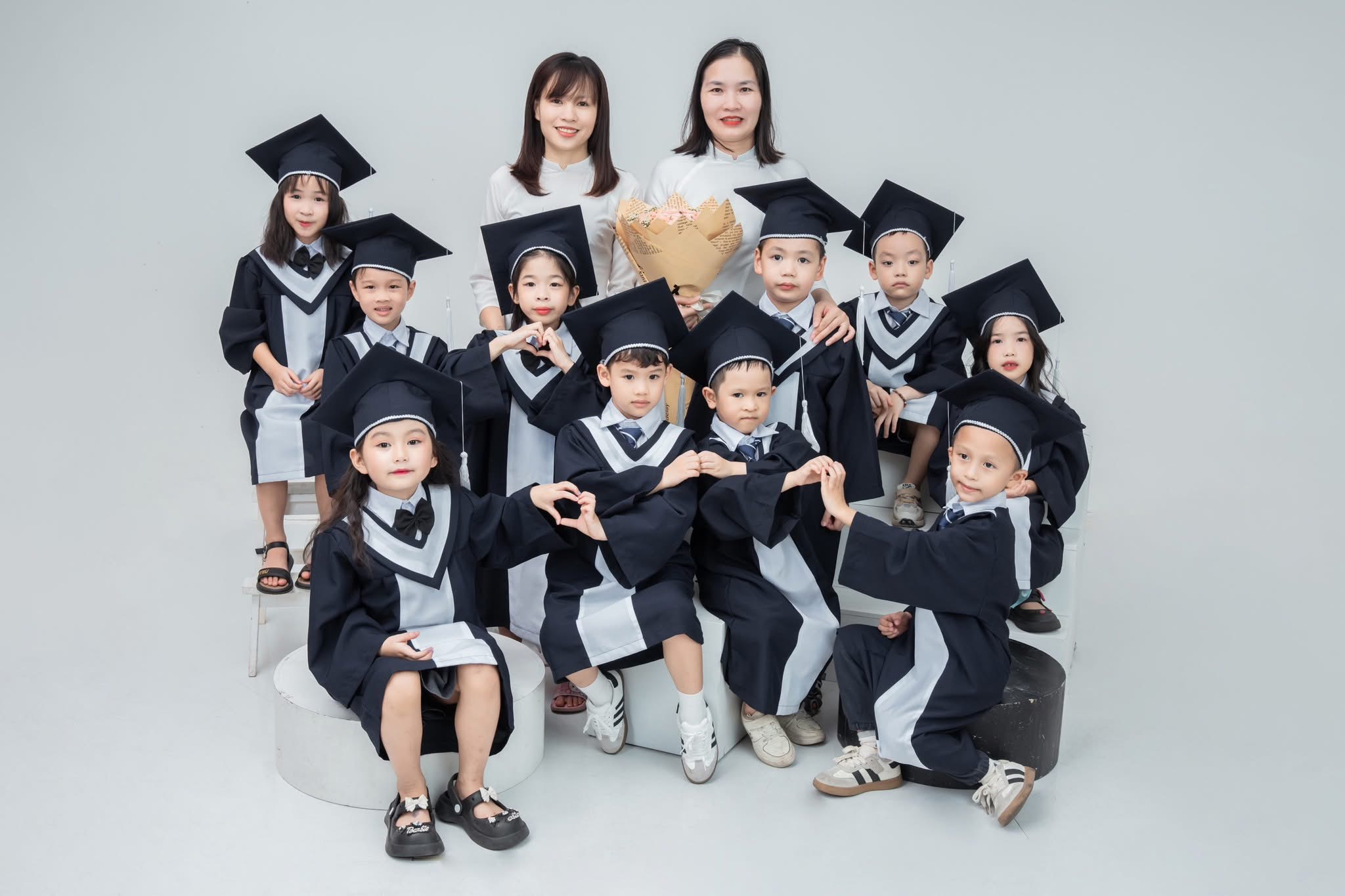 Bảng giá chụp ảnh kỷ yếu mầm non tại studio