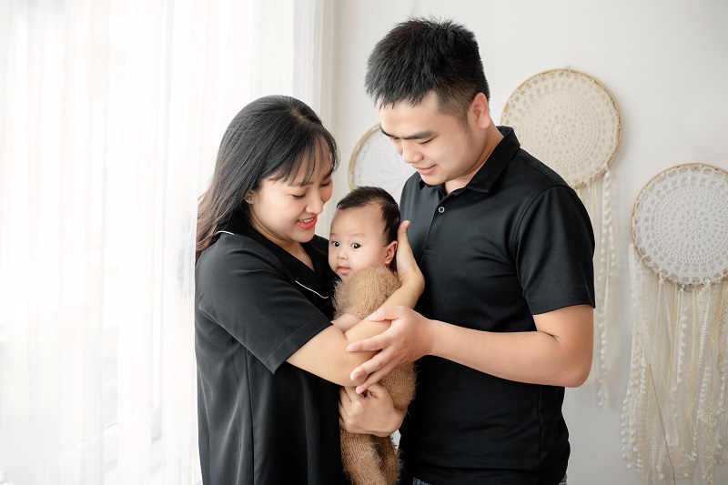 [Góc hỏi đáp] Có kiêng chụp ảnh gia đình 3 người hay không?