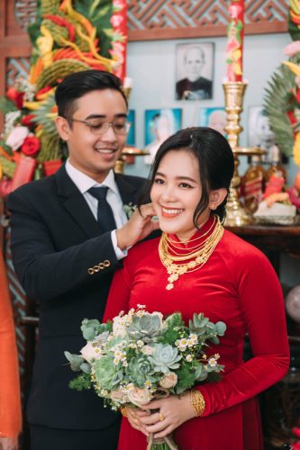 cô dâu chú rể khoảnh khắc lễ nạp tài Việt Nam