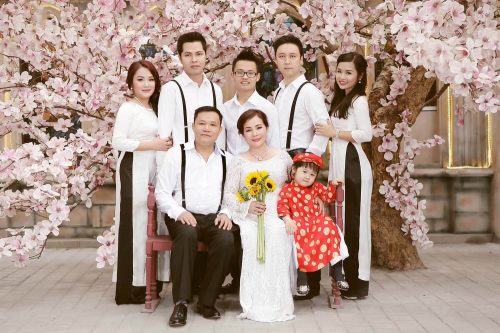 concept chụp ảnh gia đình áo dài sum vầy