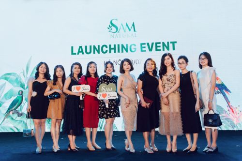 Khách mời chụp ảnh lưu niệm hội nghị Sầm Sơn